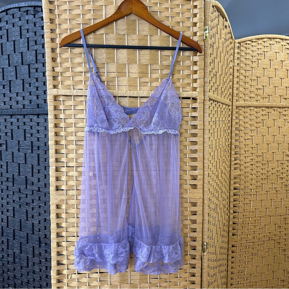 Victoria’s Secret light purple baby 
doll lingerie size medium triangle cut VTG